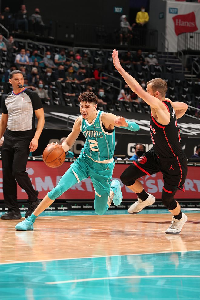 猛龙完胜黄蜂,晋级东部决赛 猛龙完胜黄蜂,晋级东部决赛