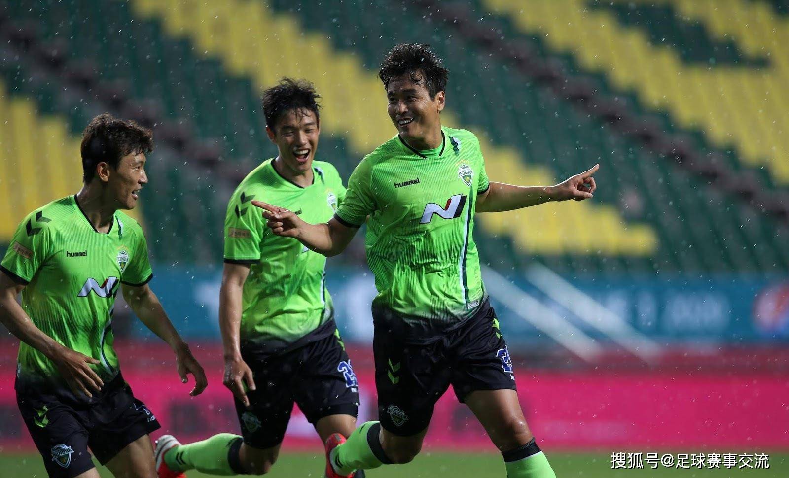 FC首尔连续两场失利，球员士气低迷