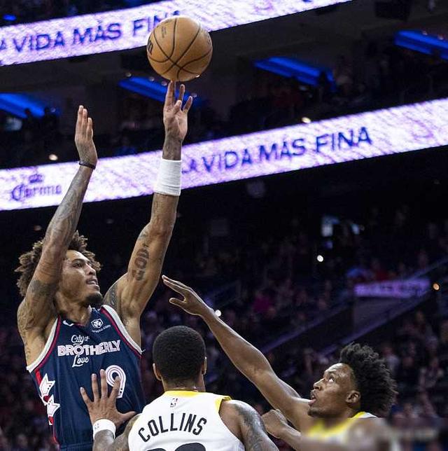 紧张的一战,球员们拼尽全力争夺胜利 紧张的一战,球员们拼尽全力争夺胜利