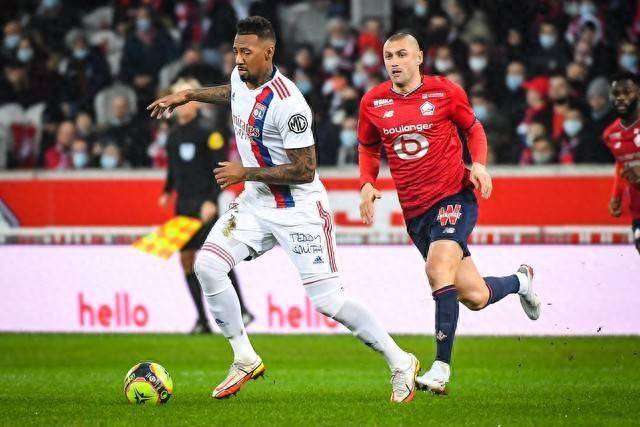 昂热主场不敌巴黎FC,连败势头难控 昂热主场不敌巴黎FC,连败势头难控