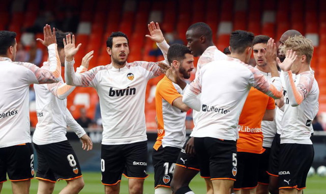 瓦伦西亚遭遇主场失利,晋级前景陷入低谷 瓦伦西亚遭遇主场失利,晋级前景陷入低谷