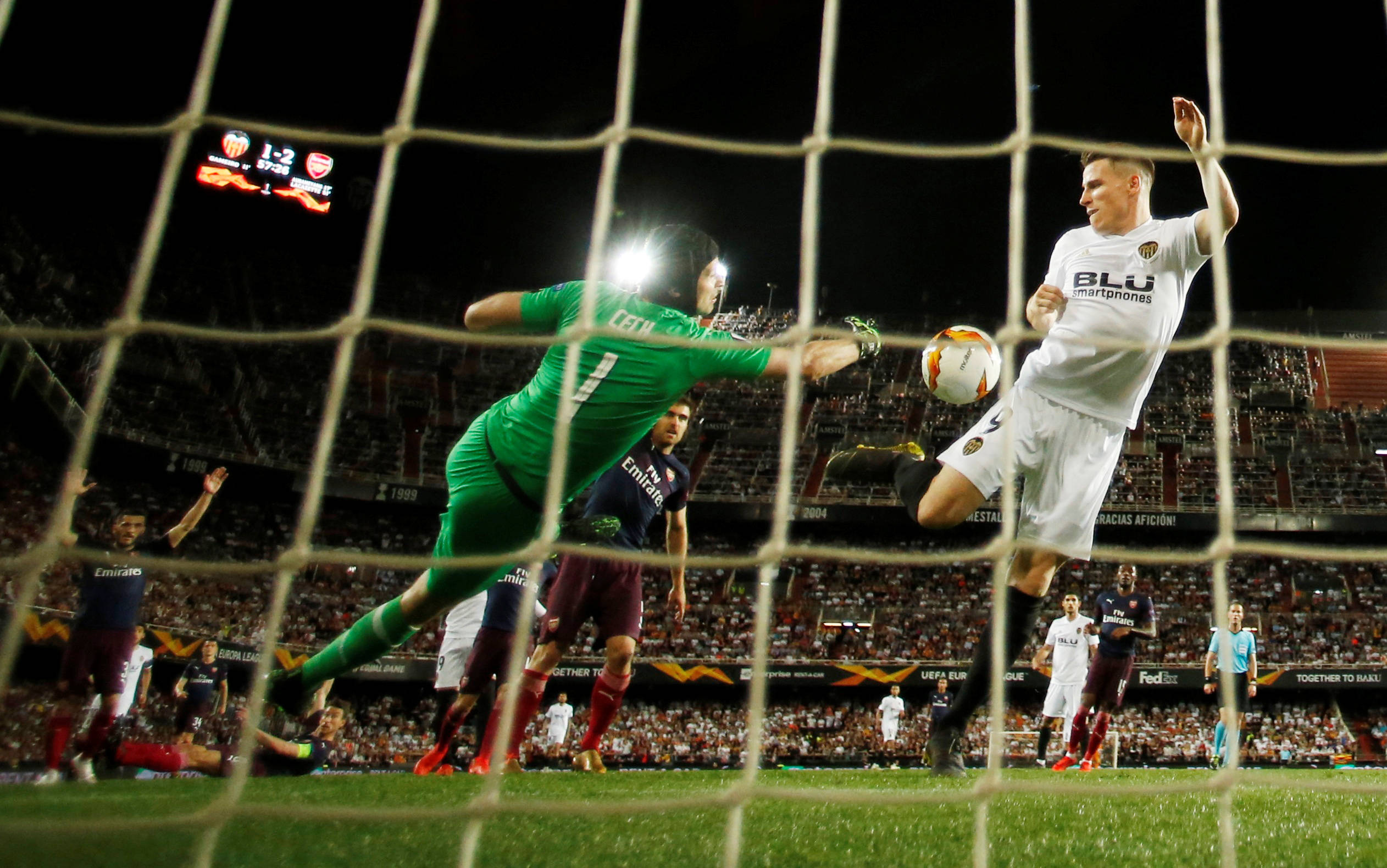 瓦伦西亚遭遇主场失利,晋级前景陷入低谷 瓦伦西亚遭遇主场失利,晋级前景陷入低谷