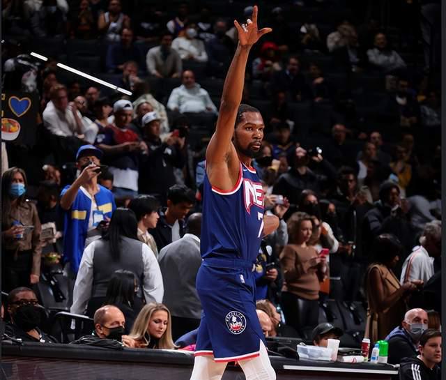 篮网取胜凯尔特人继续保持不败,杜兰特全场表现稳健奠定比赛胜局 篮网取胜凯尔特人继续保持不败,杜兰特全场表现稳健奠定比赛胜局