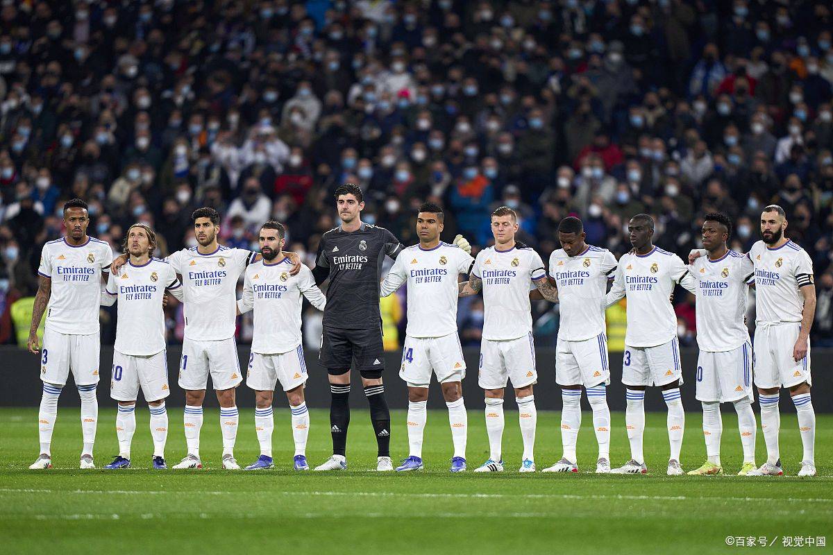 多特蒙德后防线表现出色,球队取得连胜 多特蒙德后防线表现出色,球队取得连胜