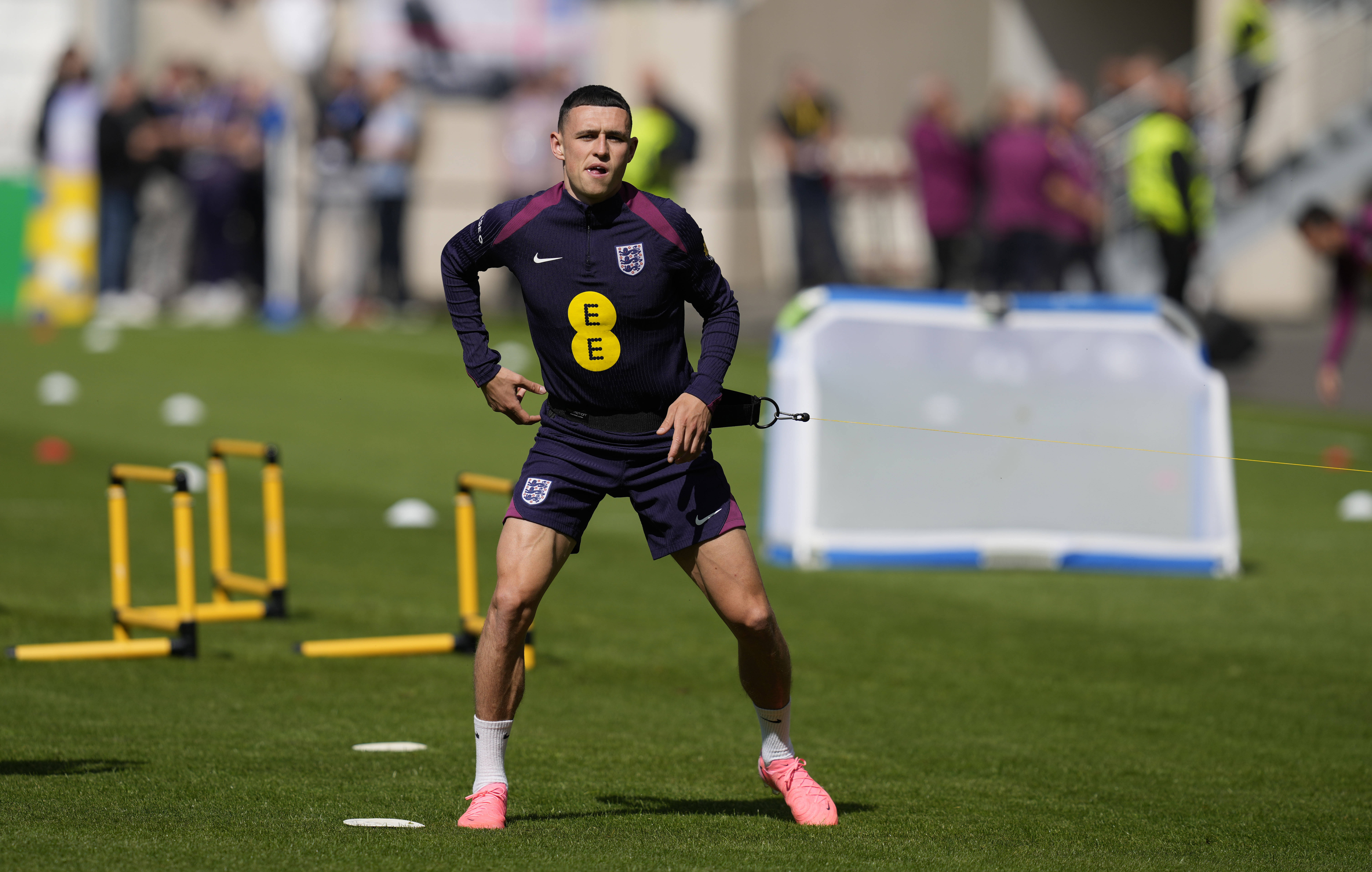 广岛三箭队联合作战,备战16强赛展现实力 广岛三箭队联合作战,备战16强赛展现实力