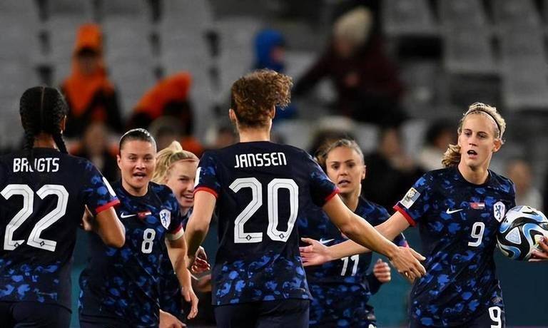 德国女足备战充足,实力不容小觑 德国女足备战充足,实力不容小觑