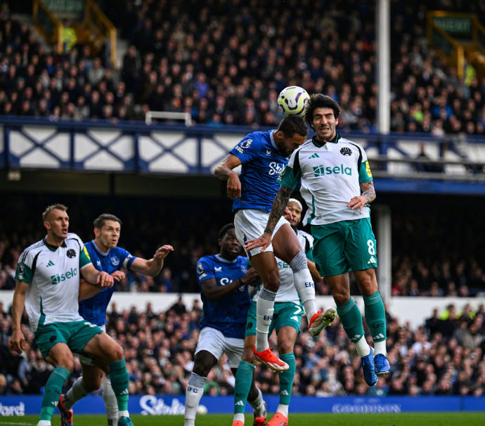 埃弗顿主场大胜纽卡斯尔联,状态火热 埃弗顿主场大胜纽卡斯尔联,状态火热