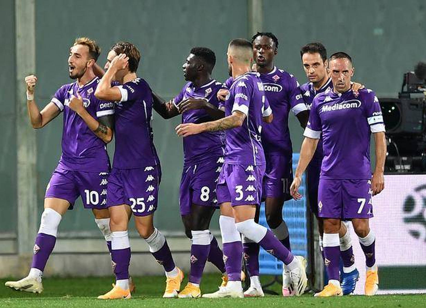 佛罗伦萨主场平局,暂居积分榜第八 佛罗伦萨主场平局,暂居积分榜第八