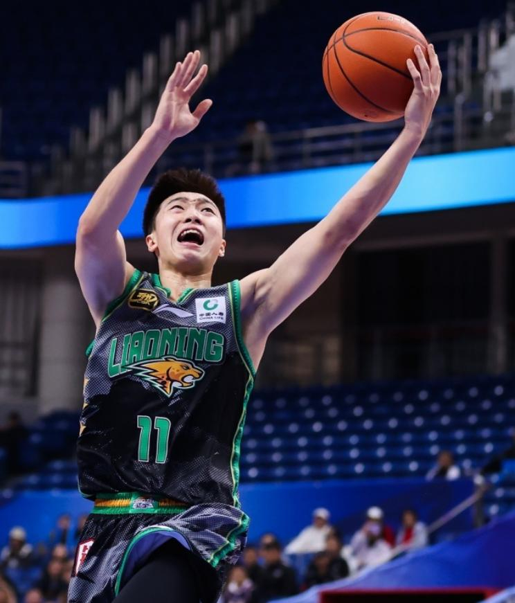 辽宁男篮主场告捷,队员精神面貌显现出好转 辽宁男篮主场告捷,队员精神面貌显现出好转