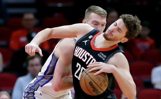 哈尔滨队客场失利,冲击季后赛受挫 哈尔滨队客场失利,冲击季后赛受挫