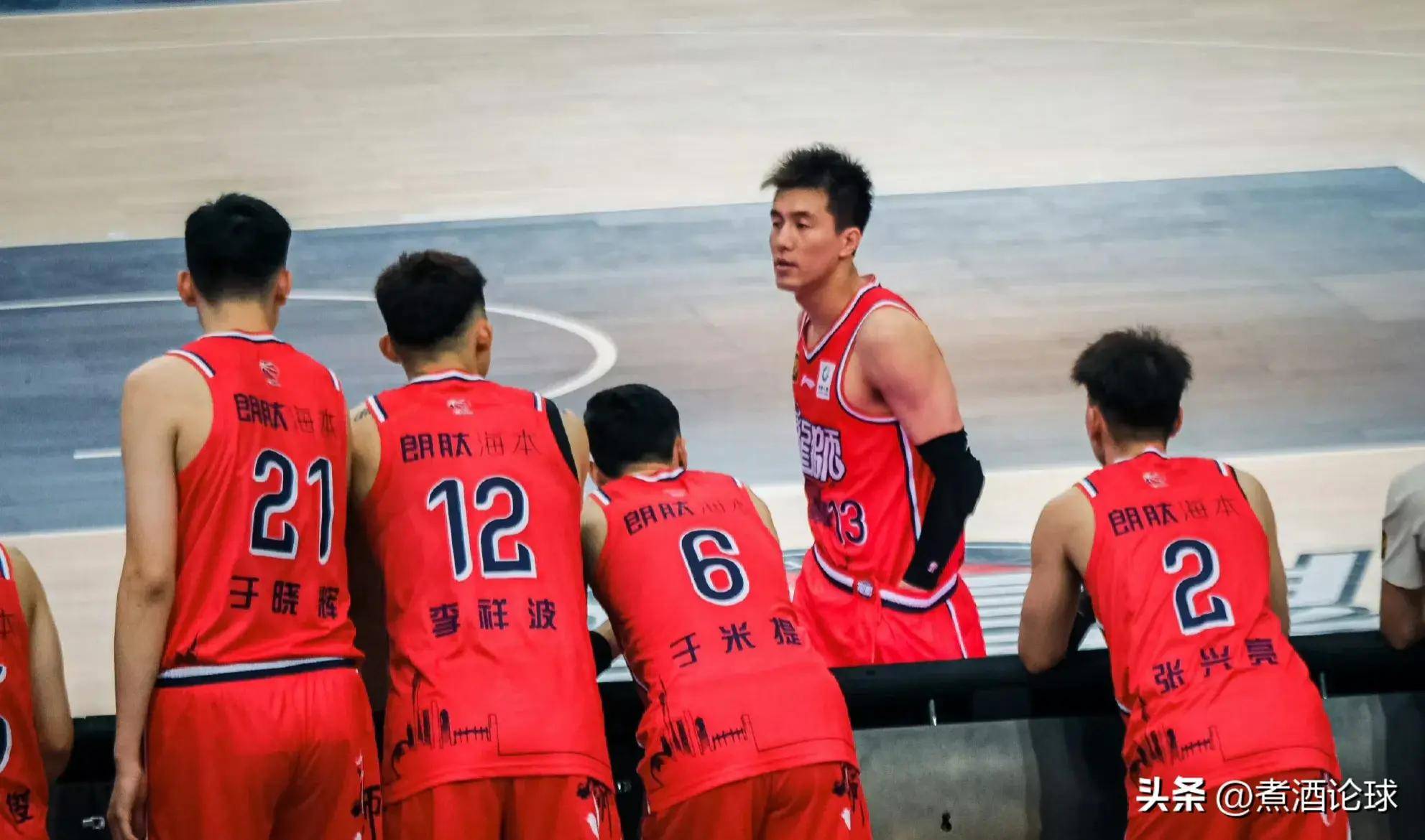 广州男篮在主场轻松击败对手 广州男篮在主场轻松击败对手