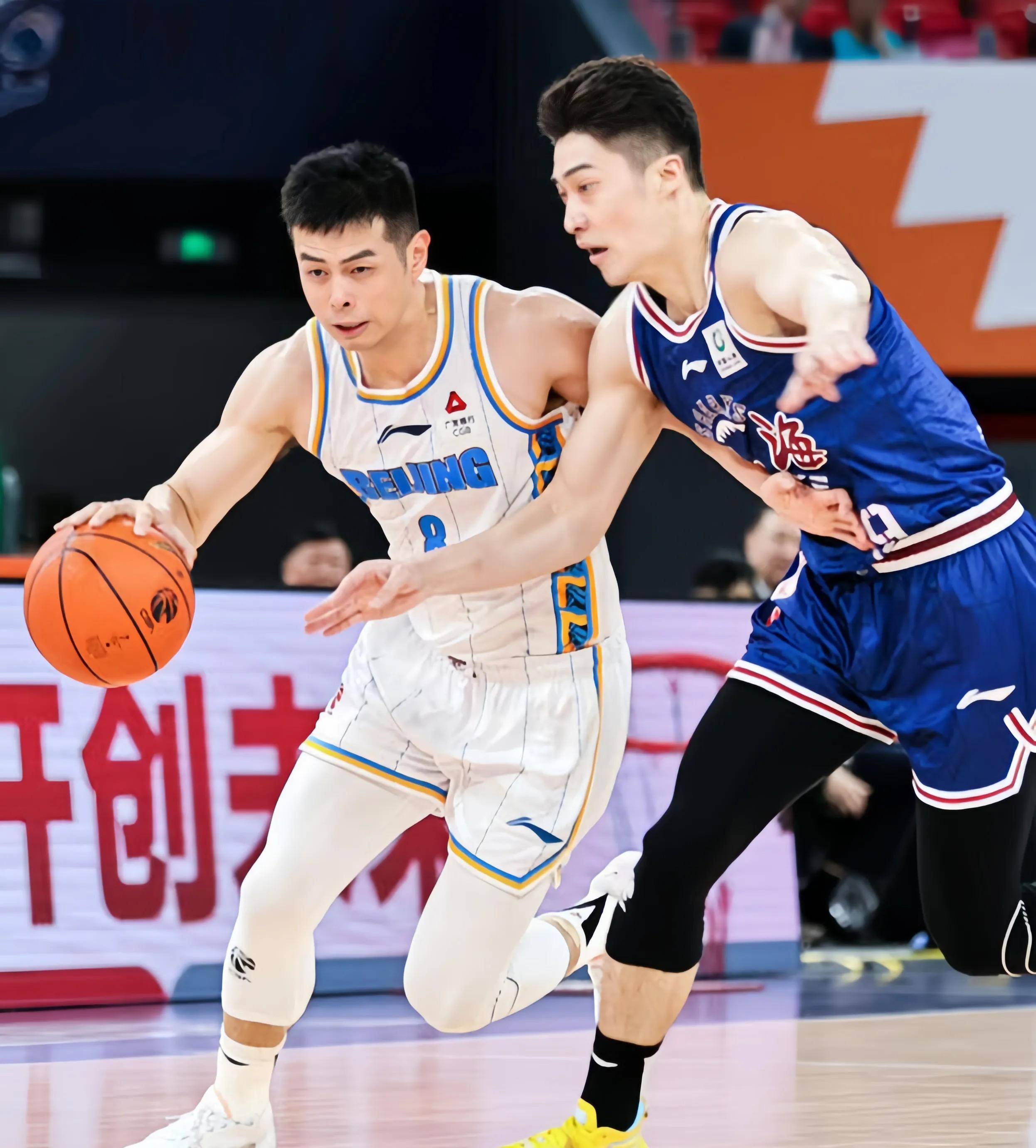 广州男篮在主场轻松击败对手 广州男篮在主场轻松击败对手