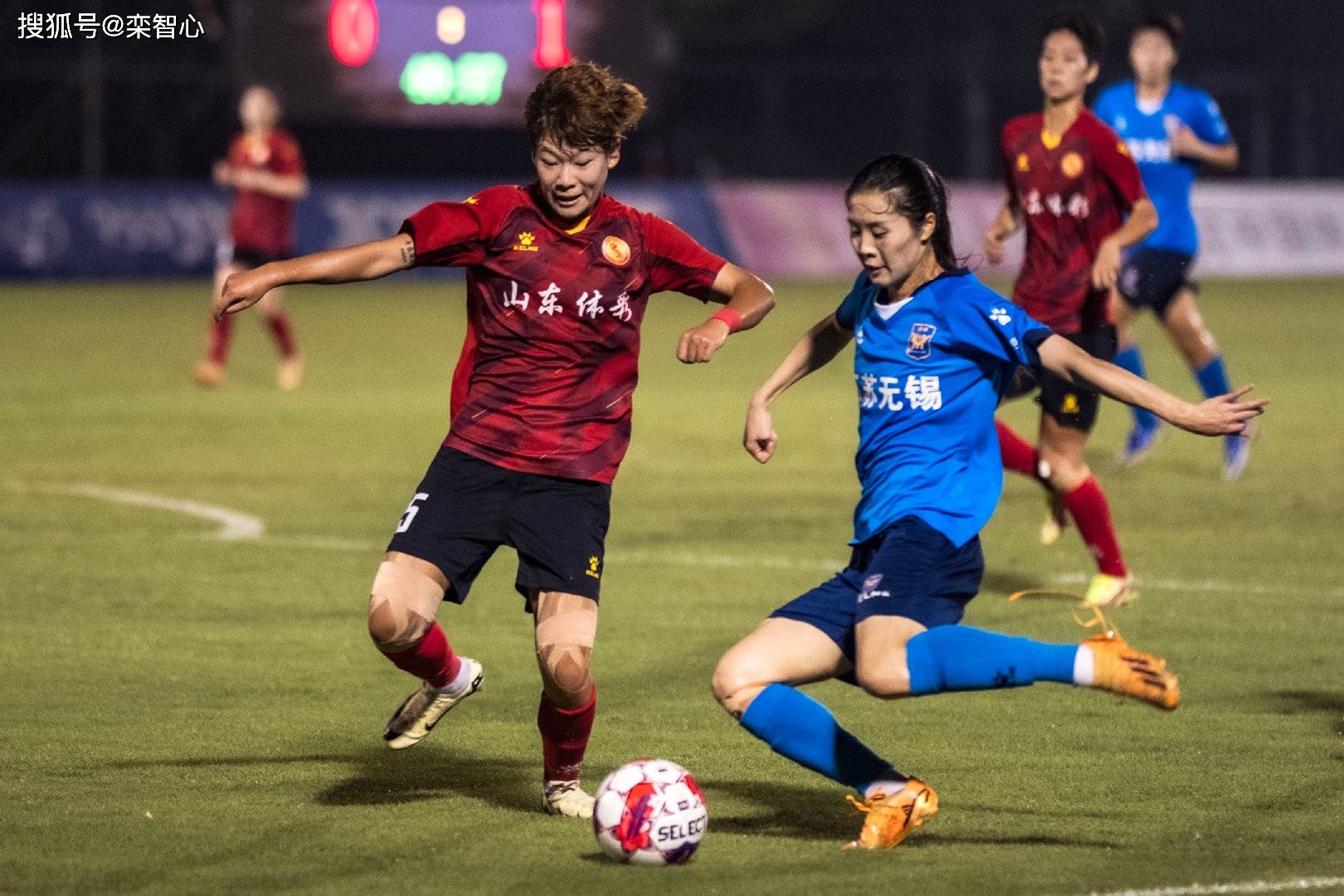 热血擂台!女足比赛激烈对决 热血擂台!女足比赛激烈对决