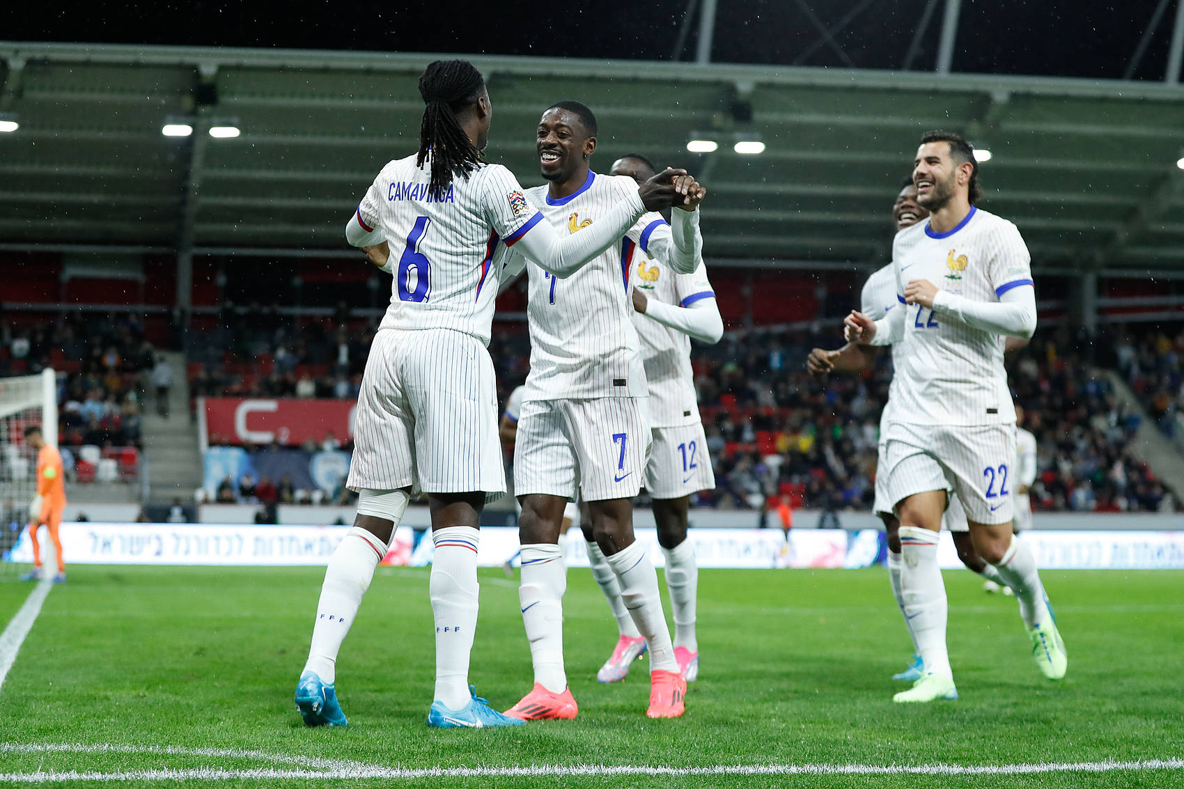 抢点大战:进攻机会难得击中即得 抢点大战:进攻机会难得击中即得