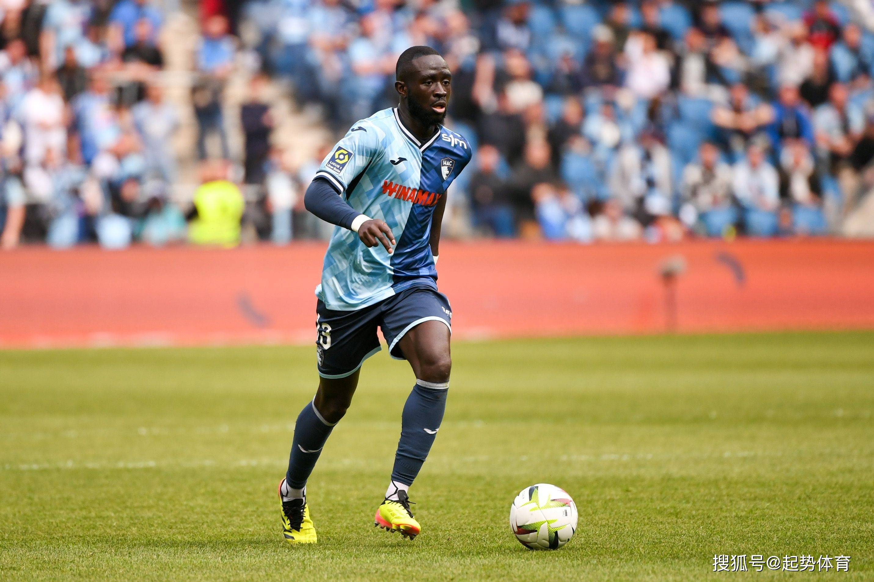 斯特拉斯堡客场大胜昂热,继续领跑法甲 斯特拉斯堡客场大胜昂热,继续领跑法甲