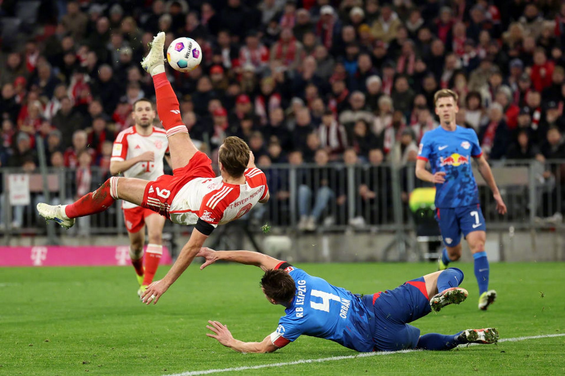 巴黎圣日耳曼击败阿贾克斯,欧冠八强出线 巴黎圣日耳曼击败阿贾克斯,欧冠八强出线