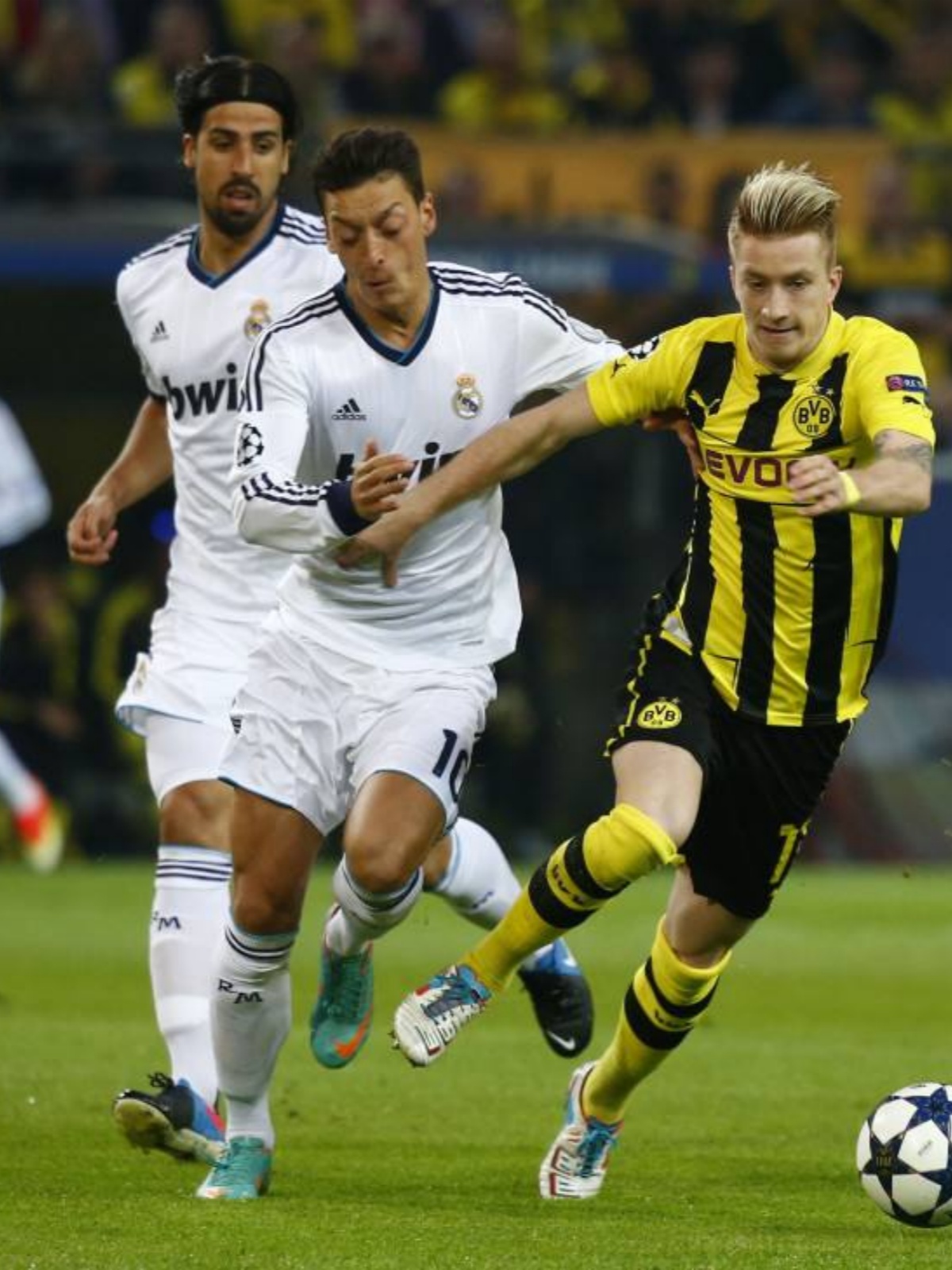 多特蒙德队主场表现不稳定,球迷不满 多特蒙德队主场表现不稳定,球迷不满