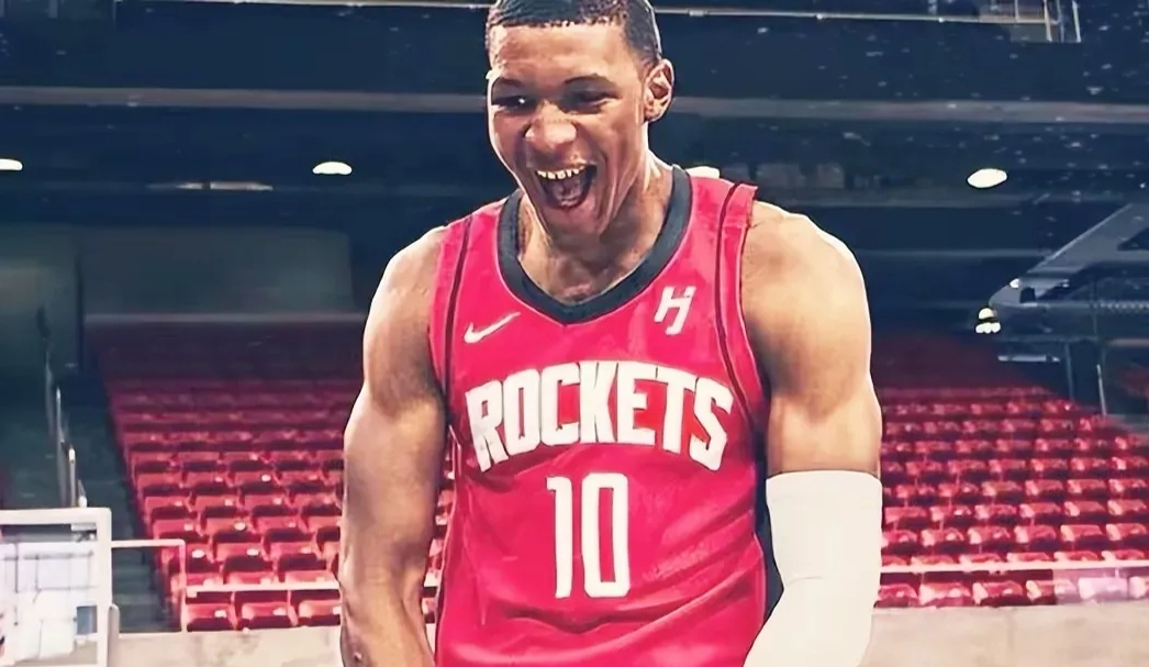 阿尔滕蒂恩斯传功破门,前锋表现突出 阿尔滕蒂恩斯传功破门,前锋表现突出