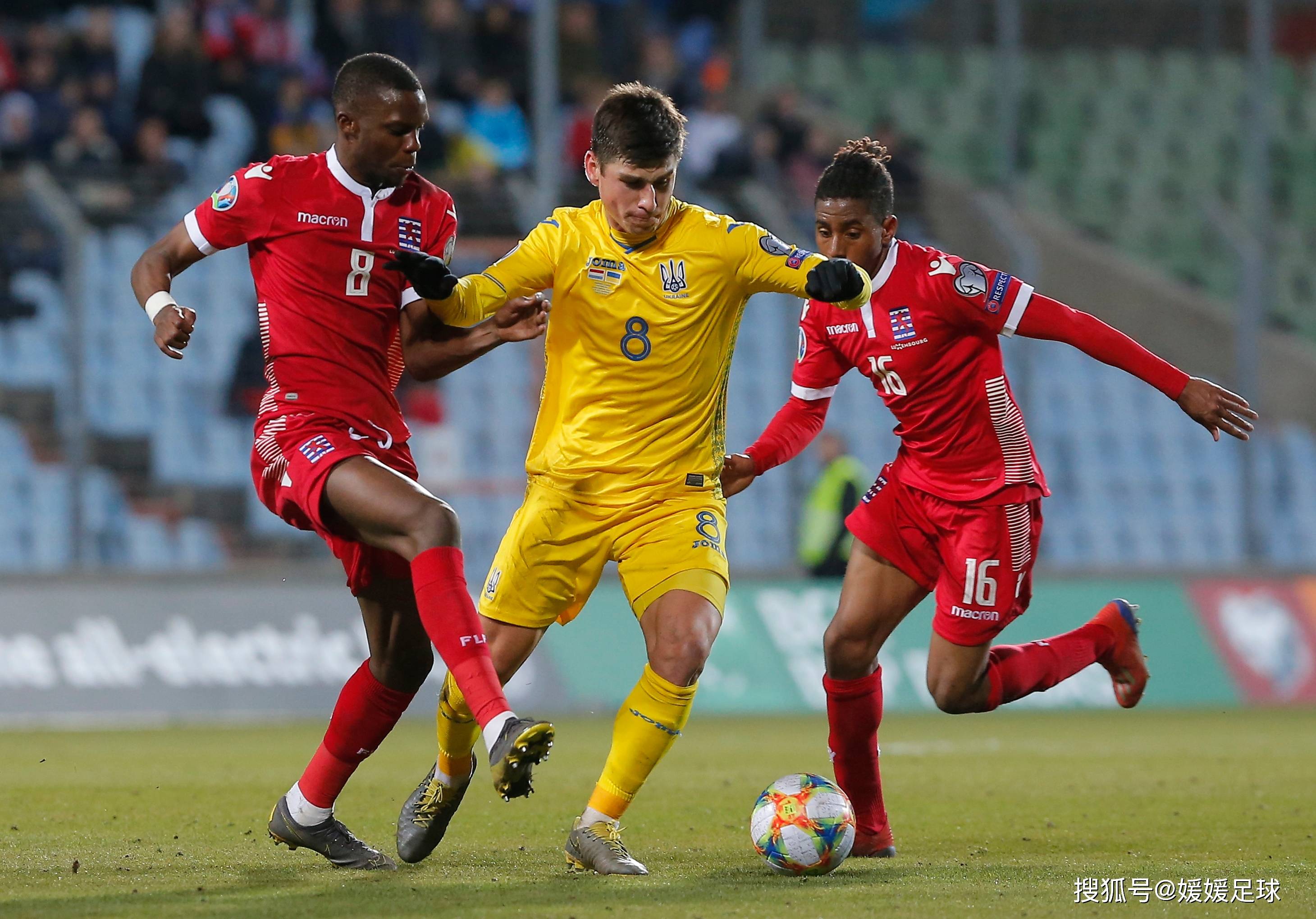 大国体育:足球赛事为粉丝点燃热情 大国体育:足球赛事为粉丝点燃热情