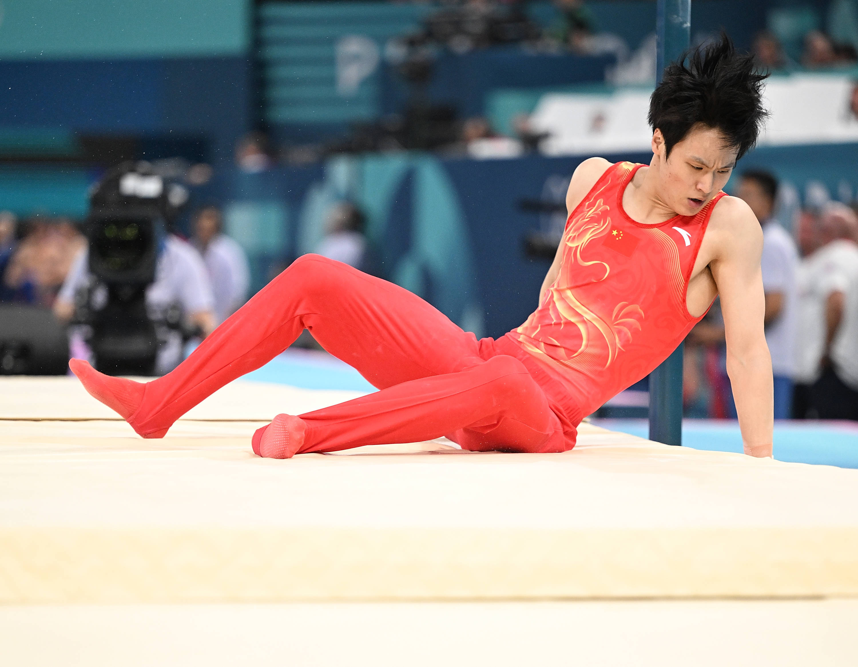 轻松取胜:俄罗斯体操选手表现惊艳夺冠 轻松取胜:俄罗斯体操选手表现惊艳夺冠