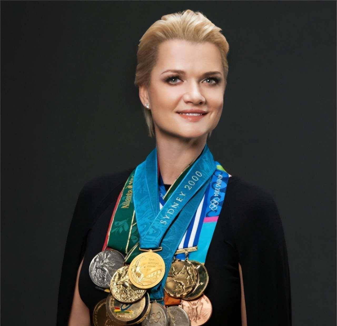 轻松取胜:俄罗斯体操选手表现惊艳夺冠 轻松取胜:俄罗斯体操选手表现惊艳夺冠