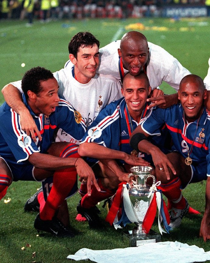 欧洲足球联赛精彩绝伦,传奇瞬间让人惊叹! 欧洲足球联赛精彩绝伦,传奇瞬间让人惊叹!