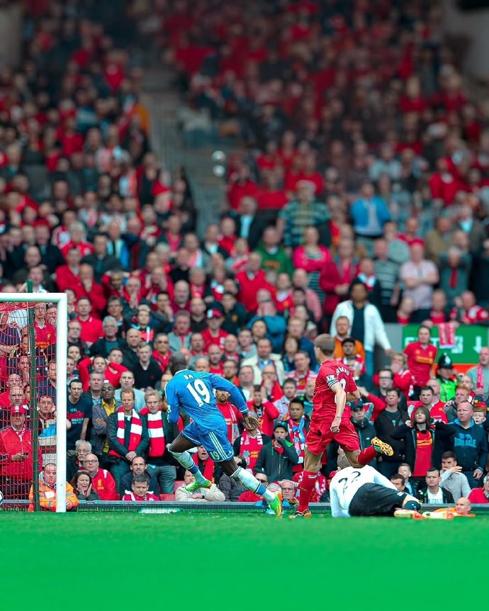 欧洲足球联赛精彩绝伦,传奇瞬间让人惊叹! 欧洲足球联赛精彩绝伦,传奇瞬间让人惊叹!