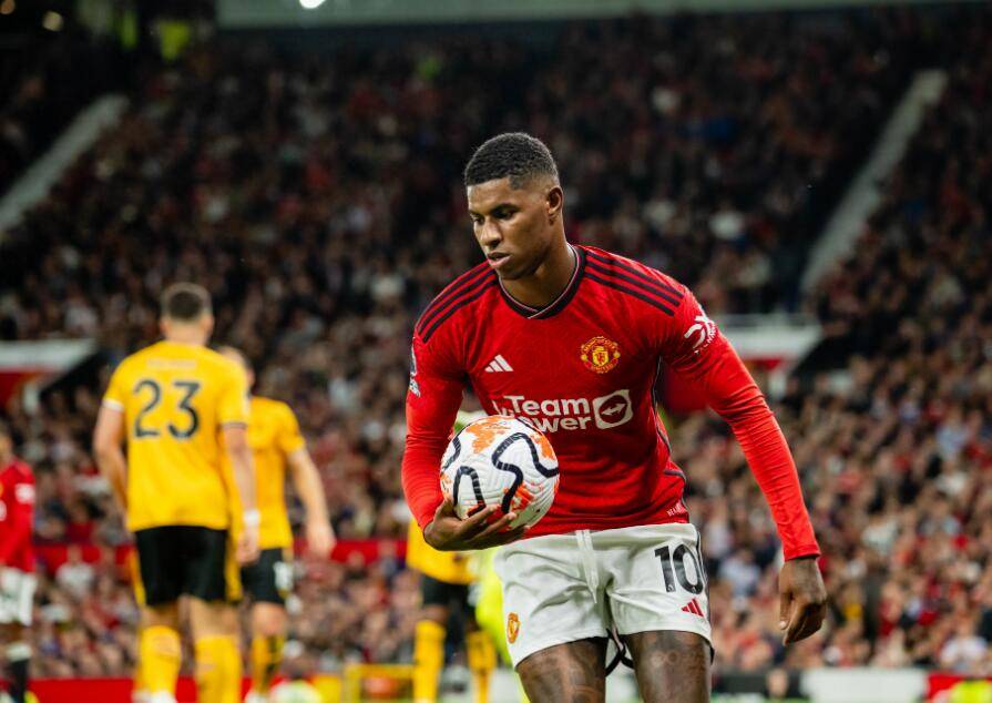 曼联客场力克狼队,取得连胜 曼联客场力克狼队,取得连胜