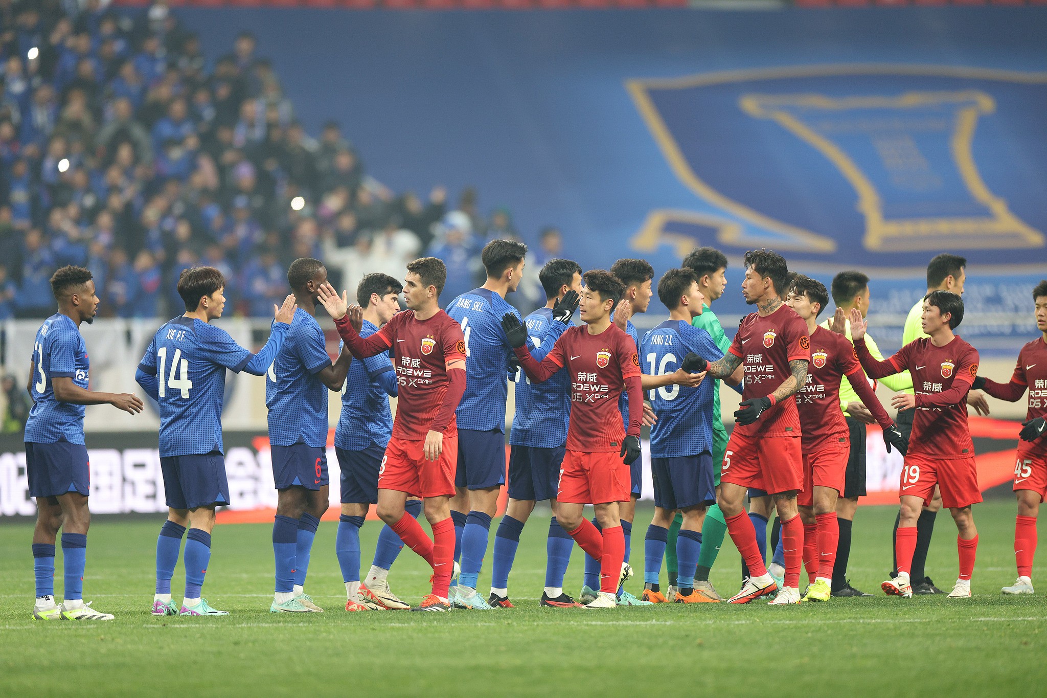 申花在主场取得胜利,实现主场首秀 申花在主场取得胜利,实现主场首秀