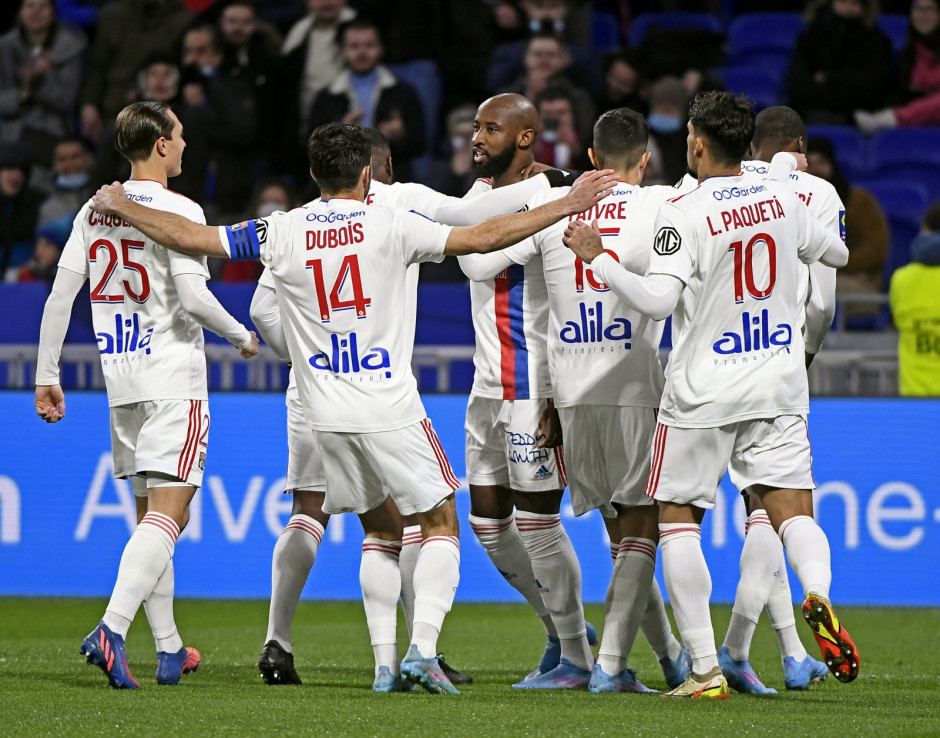 里昂球员受伤情况紧急,球队备战受困 里昂球员受伤情况紧急,球队备战受困