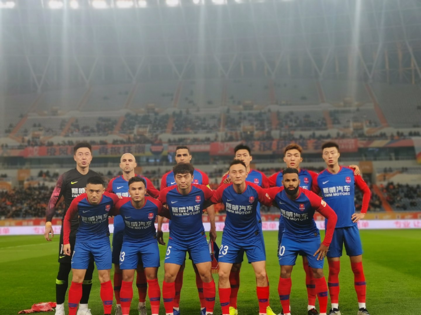 重庆斯威主场不敌山东鲁能,遇到困难 重庆斯威主场不敌山东鲁能,遇到困难