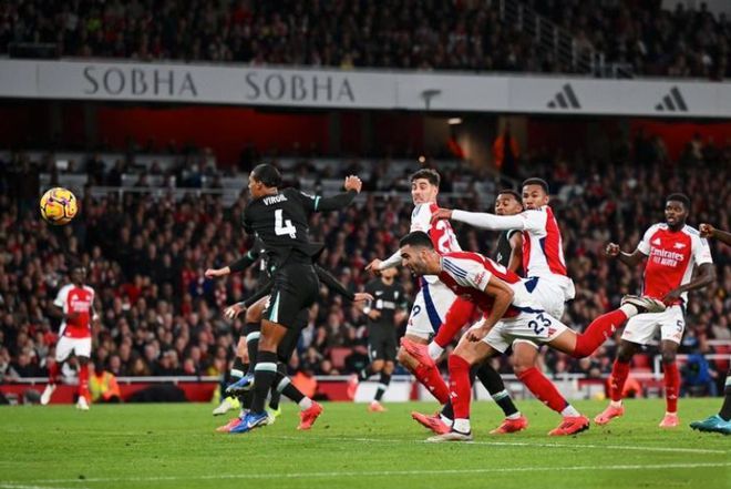 曼城惨败阿森纳,遭遇尴尬连败 曼城惨败阿森纳,遭遇尴尬连败