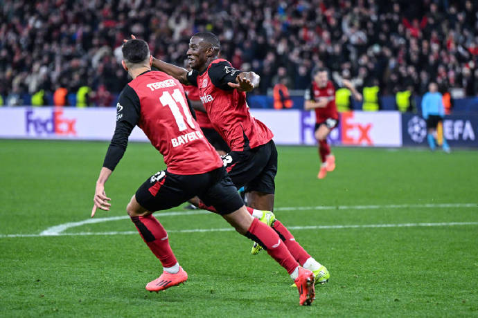 勒沃库森攻守兼备,轻松击败对手 勒沃库森攻守兼备,轻松击败对手