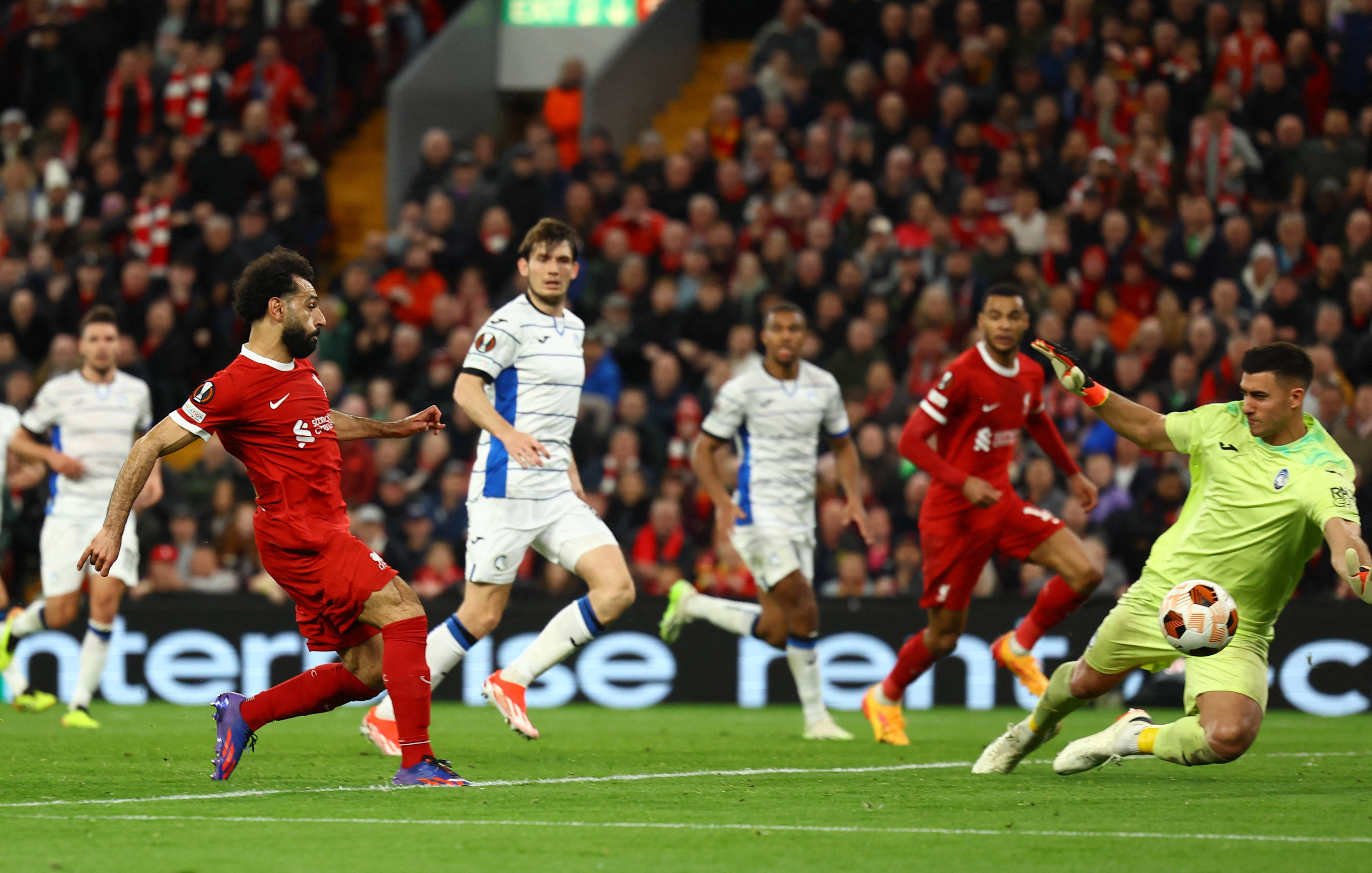 水晶宫客场战胜伯恩茅斯,抢得关键胜利 水晶宫客场战胜伯恩茅斯,抢得关键胜利