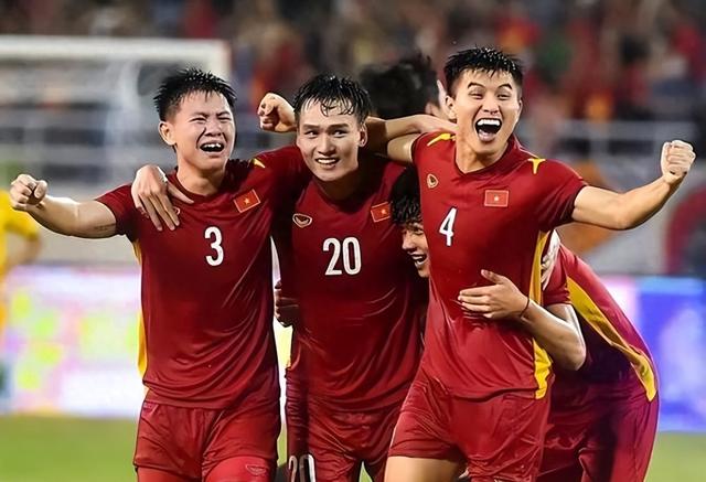 球队全力拼搏,备战争夺亚洲足坛荣誉 球队全力拼搏,备战争夺亚洲足坛荣誉