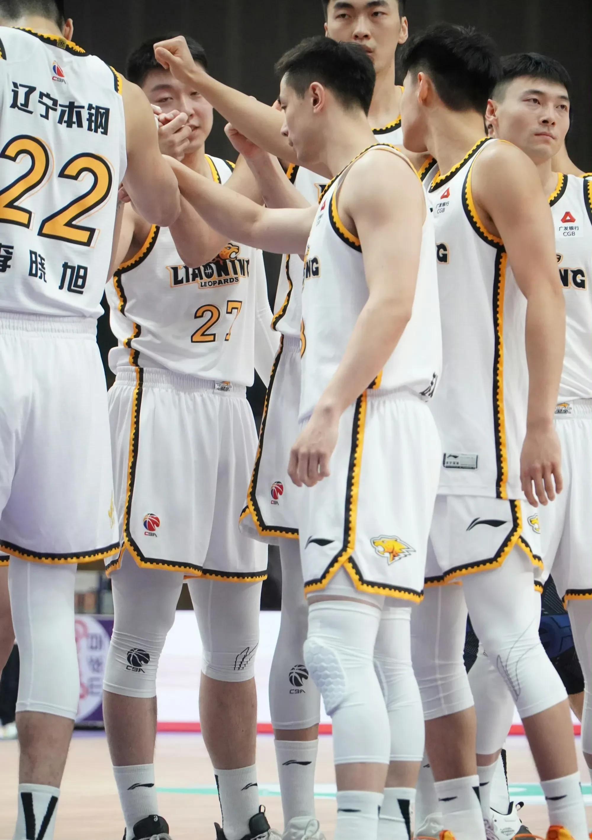 沙尔克遭受千钧一发失利,惨遭逆转压力 沙尔克遭受千钧一发失利,惨遭逆转压力