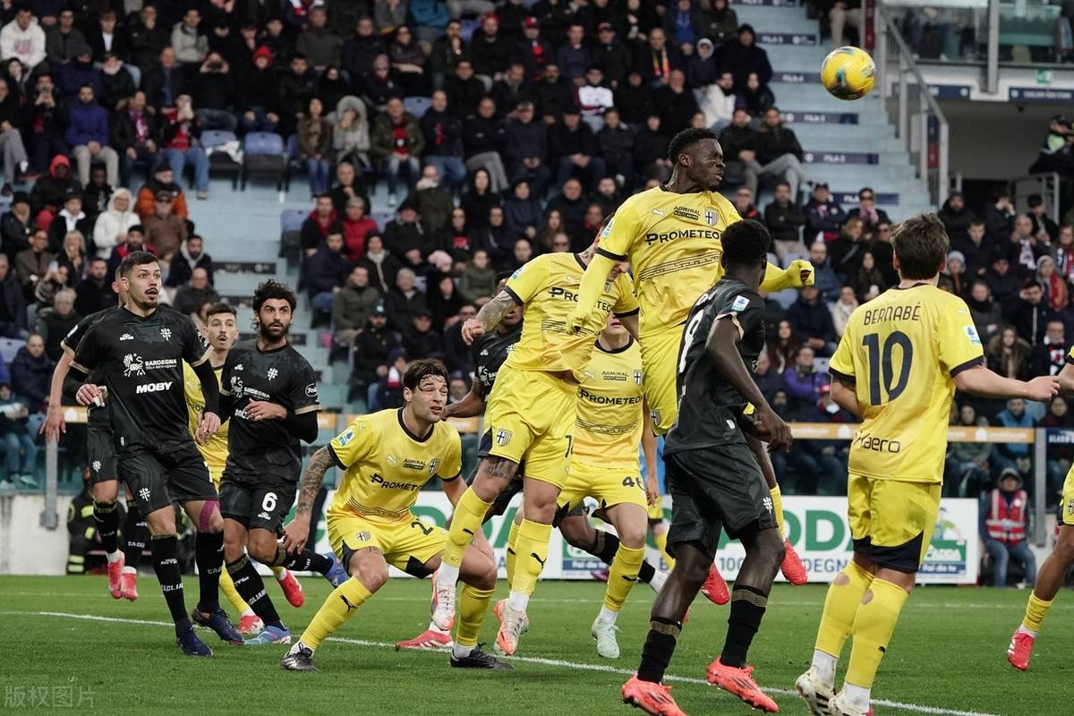 帕尔马遭受失利，降级危机重重