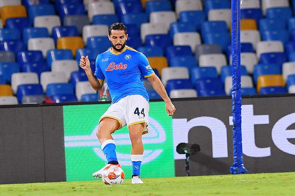 那不勒斯后防曝防线问题,欧战背景不容乐观 那不勒斯后防曝防线问题,欧战背景不容乐观