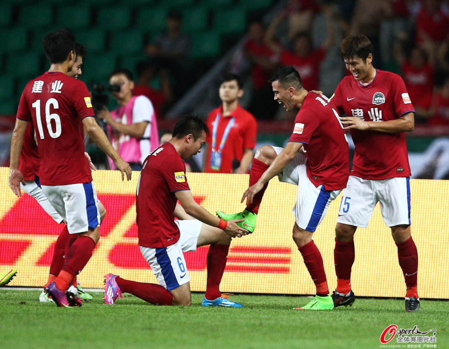 建业主场取胜,走出连败困境 建业主场取胜,走出连败困境