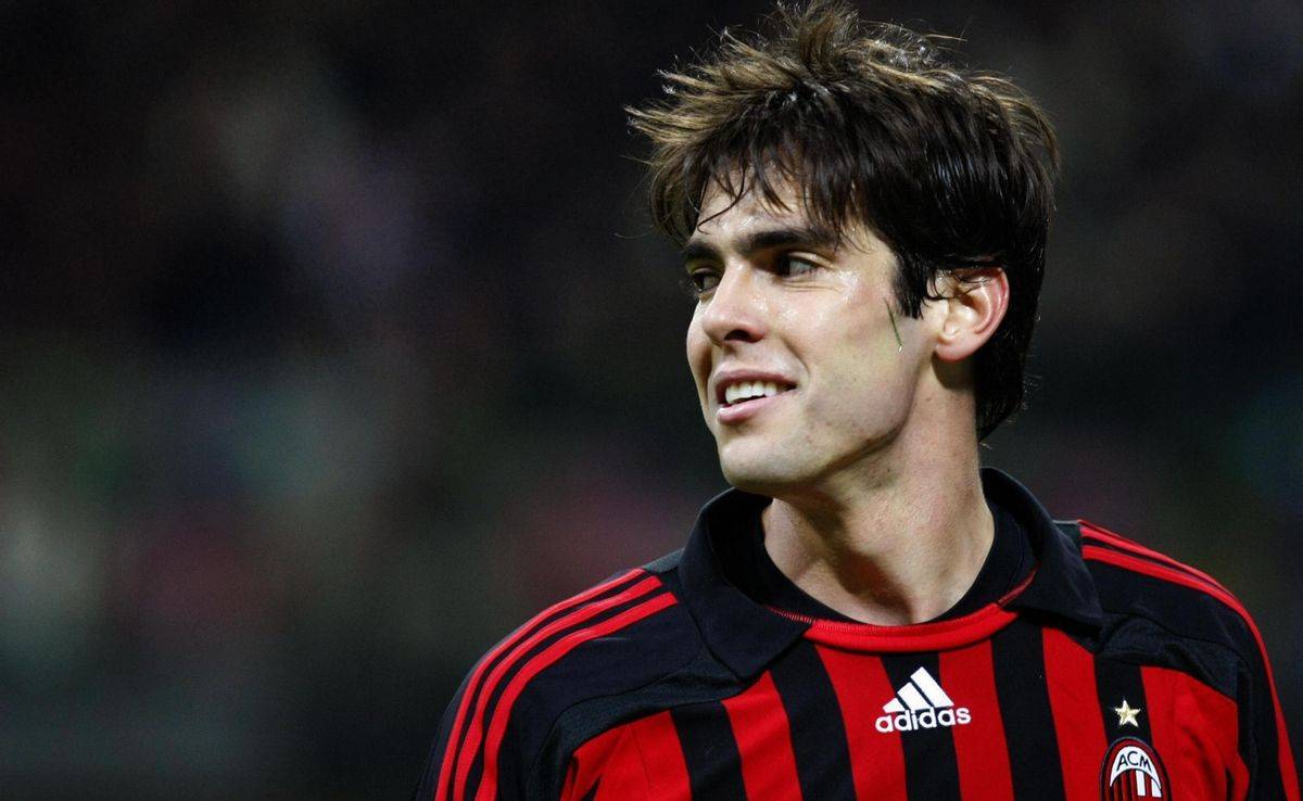 AC米兰球员受伤令球迷担忧,球队备战不利 AC米兰球员受伤令球迷担忧,球队备战不利