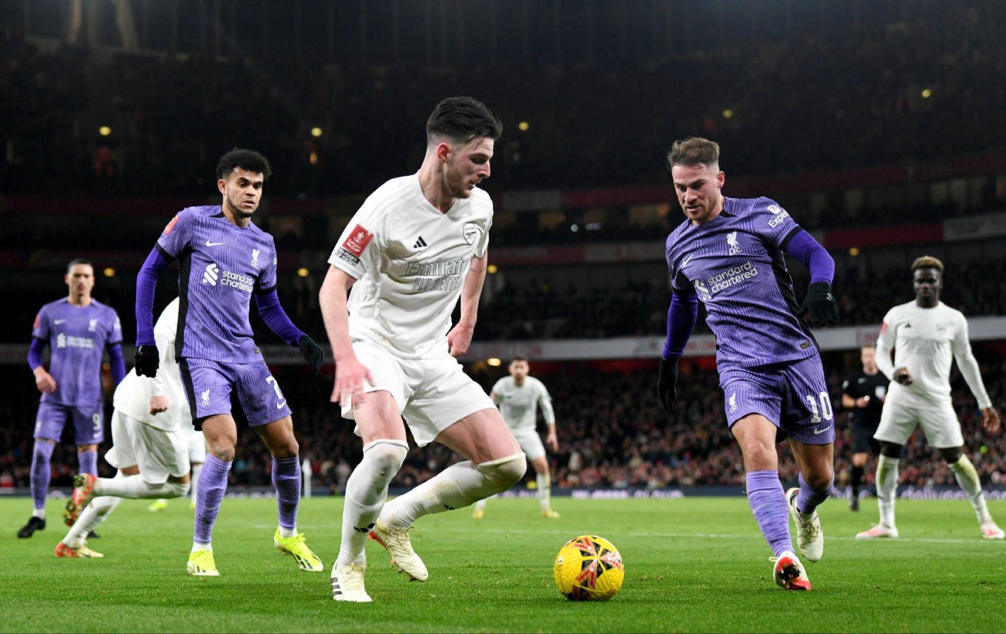 利物浦2-0击败阿森纳保持领先 利物浦2-0击败阿森纳保持领先