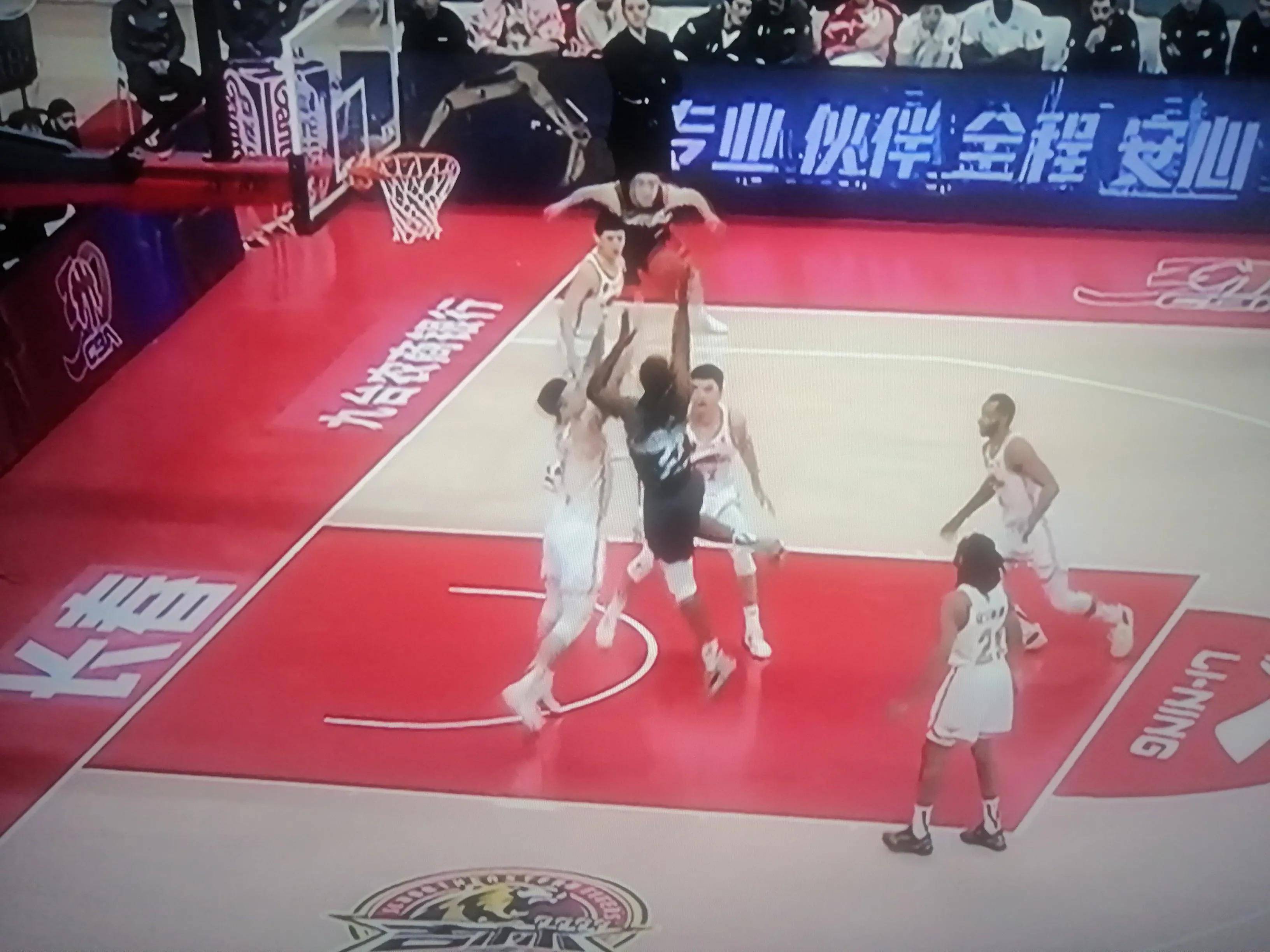 德信体育-辽宁男篮再度力克对手，继续领跑