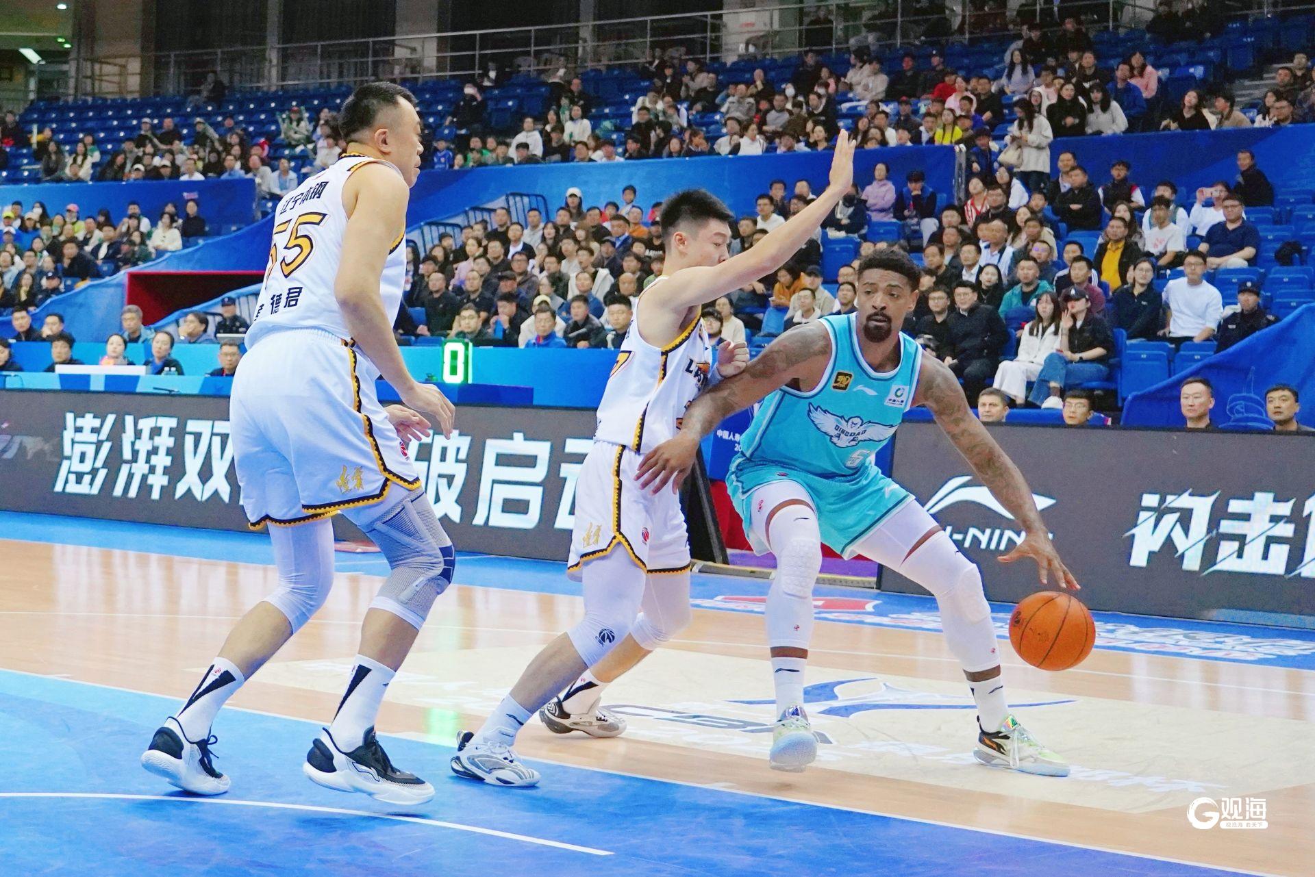 辽宁男篮再度力克对手，继续领跑