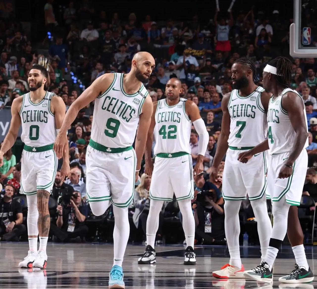 凯尔特人主场取胜,小组出线前景一片光明 凯尔特人主场取胜,小组出线前景一片光明