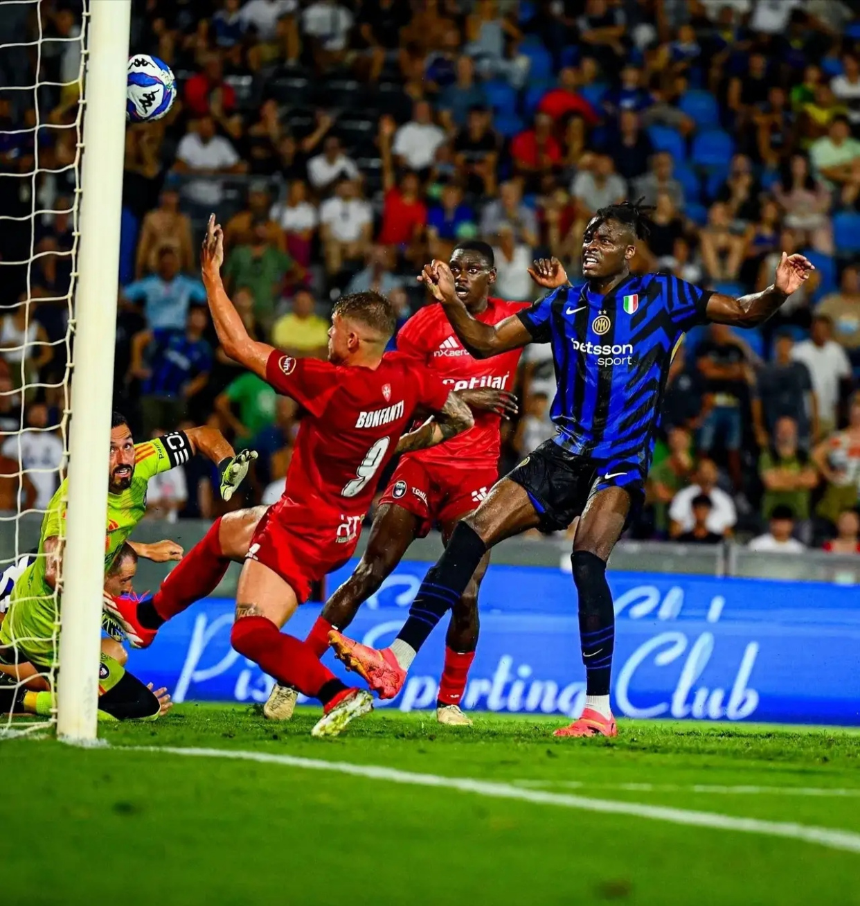 意甲球员热身赛状态火热,备战新赛季 意甲球员热身赛状态火热,备战新赛季