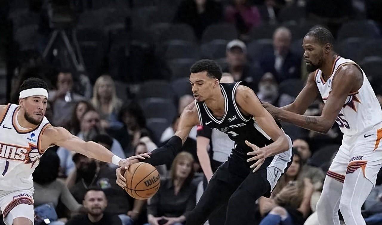 太阳队外线投篮火热,轻松晋级次轮 太阳队外线投篮火热,轻松晋级次轮