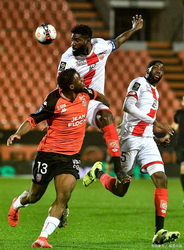 雷恩客场击败洛里昂,保持领先优势 雷恩客场击败洛里昂,保持领先优势