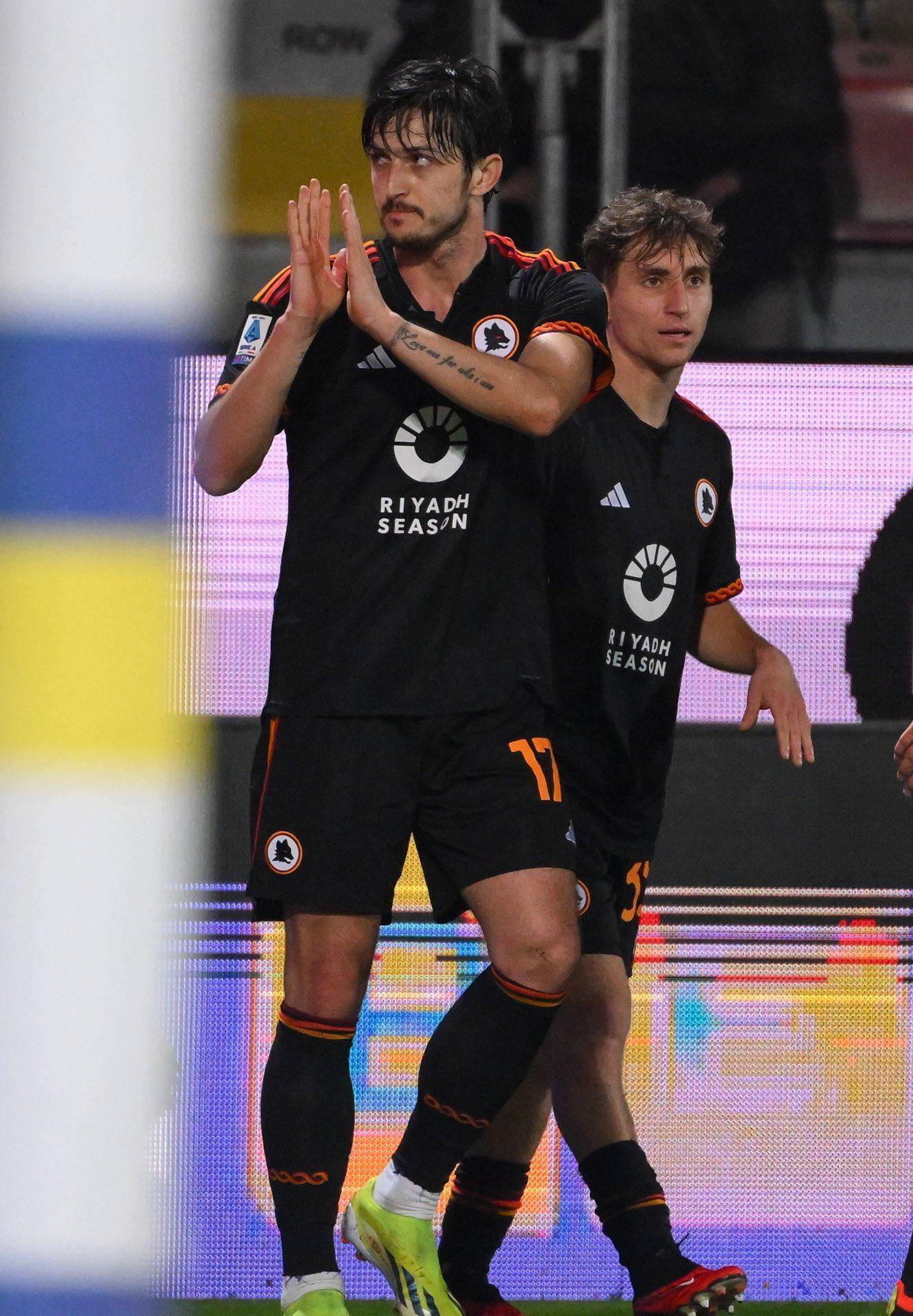 埃瓦尔客场大胜,取得关键三分 埃瓦尔客场大胜,取得关键三分