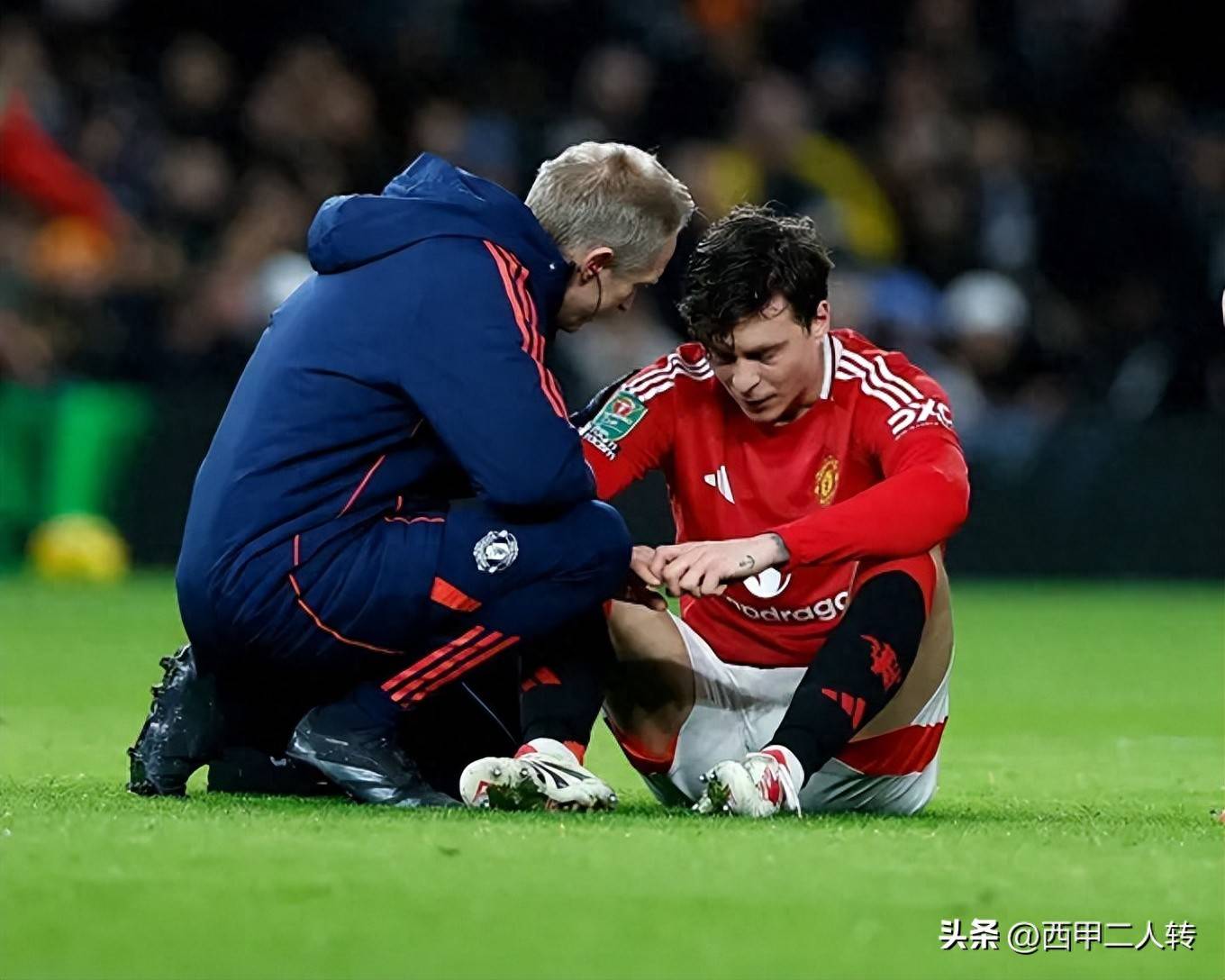 曼联球员因伤缺席,教练团队备战 曼联球员因伤缺席,教练团队备战