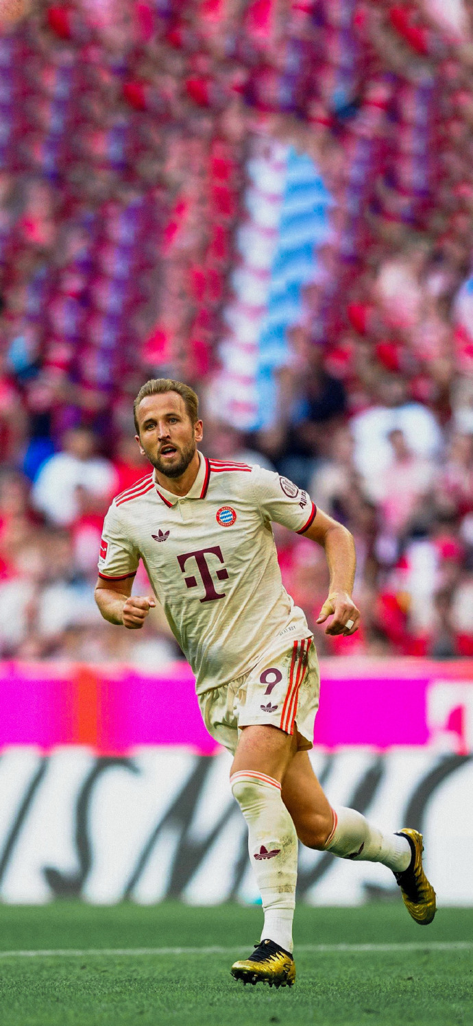 据悉，拜仁慕尼黑中场获评德甲最佳新秀